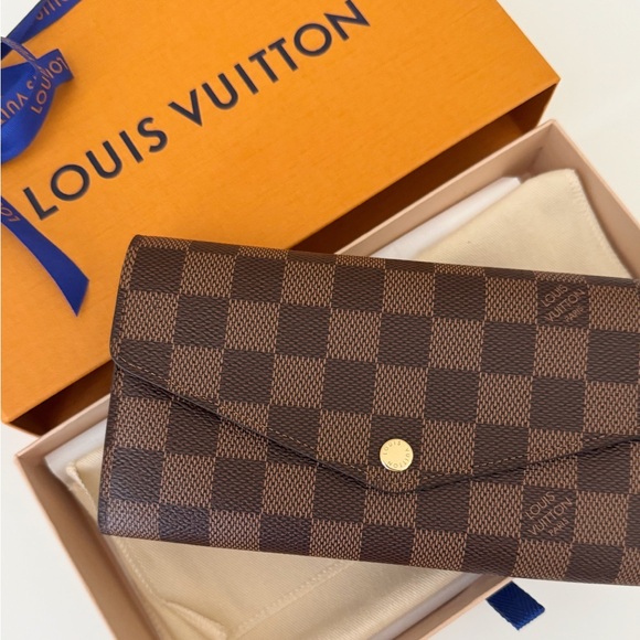 NWT Louis Vuitton Sarah Wallet - Picture 1 of 16